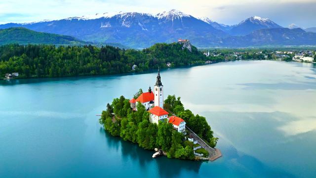 Удивительная Планета 12K HDR Dolby Vision 120fps смотреть онлайн