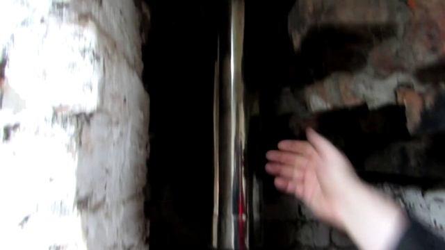 Простая чистка дымохода печи дедовским методом, картофельными очистками. Дёшево и сердито.