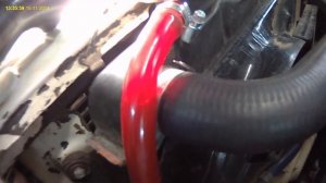 Как выгнать воздушную пробку из шланга расширительного бачка.