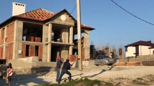 Перенос электрического столба для организации въезда во двор будущего дома.