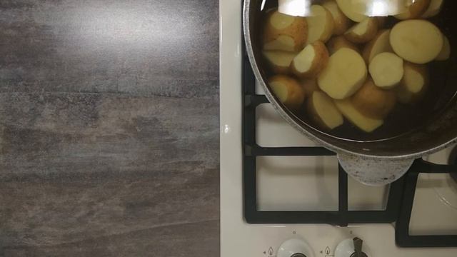 Вкусный Картофель с укропом и луком / Рецепт молодого картофеля / Рецепт вкусного гарнира смотреть онлайн