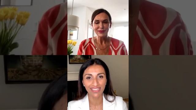 Instagram Live with iS Clinical USA 'Must-Have Products For The Summer' смотреть онлайн