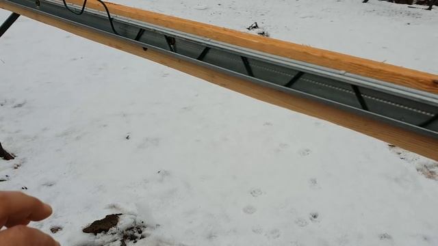 Монтаж клипс для крепления плёнки.