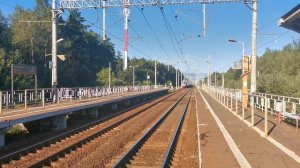 Сапсан с очень "шумным" машинистом проезжает станцию Казанское