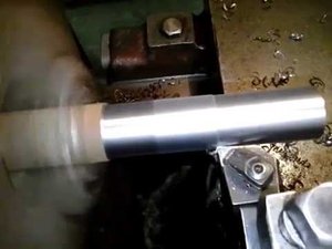 Обрабатываем металл на токарном станке 1К62.