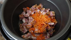 Гороховая каша с мясом в мультиварке