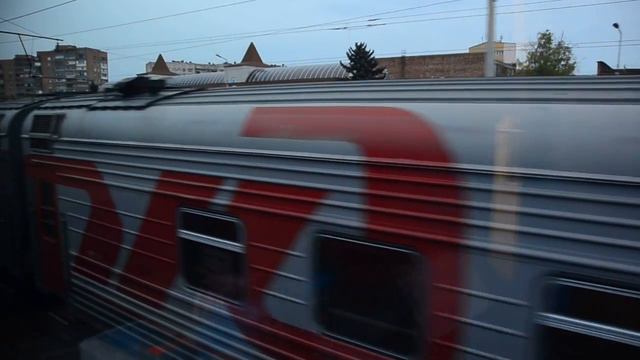 Вид со 2-го этажа вагона. Поезд №104 смотреть онлайн