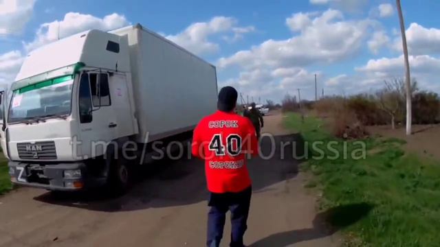 ⚡️Куличи в рамках Пасхального гуманитарного конвоя в освобождённых русских сёлах Новороссии. смотреть онлайн