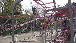 Аттракцион Червяк для маленьких детей в парке Муштаиды