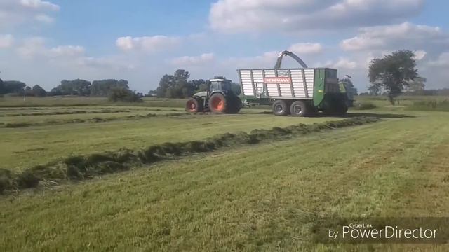 Grasernte 2.Schnitt Hächseln und walzen mit LU Werner Meyer смотреть онлайн