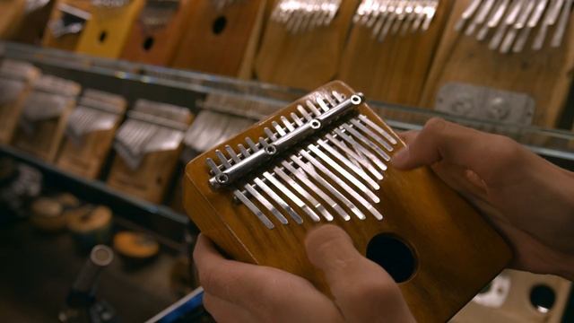 Чем отличается индонезийская калимба из кокоса от настоящей? смотреть онлайн