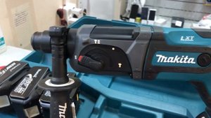 Перфоратор Makita DHR241RFE