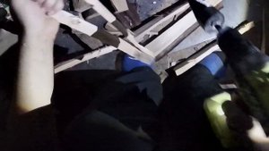 Винтовой дровокол с алиэкспресс в работе.