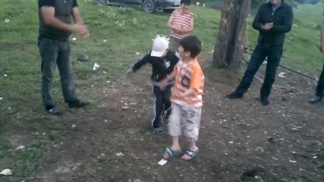 Армянин VS Чеченец. Братья . смотреть онлайн