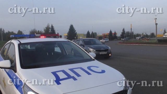 В Новокузнецке сотрудники ГИБДД наказали водителя Майбаха за тонировку и пресекли сотни нарушений смотреть онлайн