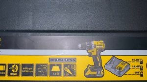 DEWALT DCD791D2. Обзор шуруповерта "без воды".