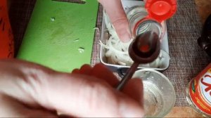 Даже соус вымакиваютмаринад для селедки с лукомВкусне.mp4
