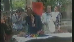 Маски на похоронах