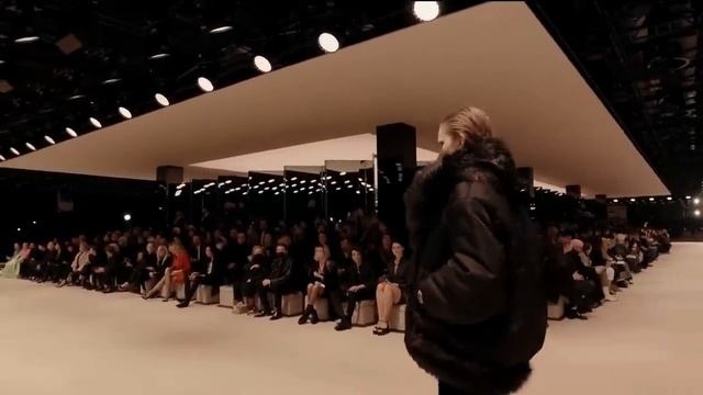 Saint Laurent Мода в Париже Осень 2022 Зима 2023 - Одежда, сумки и аксессуары.