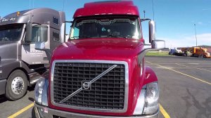 Дальнобой по США Америка. Замена передней резины, встреча со Славиком и Яриком