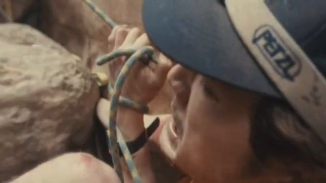 127 Hours (Lovely Day scene) смотреть онлайн