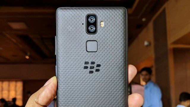 BlackBerry Evolve: первый полноэкранный смартфон бренда