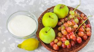 Компот из винограда и яблок