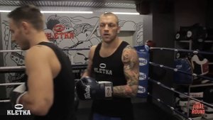 Защита от мидл-кика в Тайском боксе от Андрей Басынин.