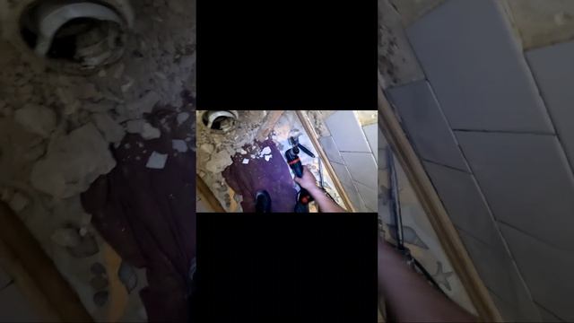 Как расчиканить раструб канализации, как разобрать чугунный стояк канализации реноватором METAB0