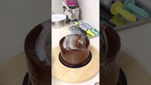 Простое оформление торта для мужчины