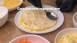 Французский салат из моркови и сыра без мяса
