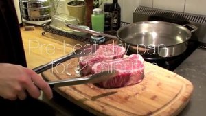 Как правильно приготовить стейк из толстого куска мяса.