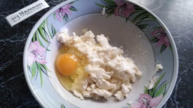 Тёртый пирог с вареньем в мультиварке