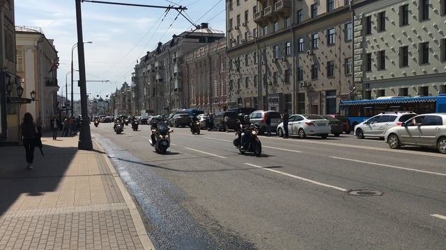 Второй ежегодный мотопробег в Москве 5 мая 2018 года. Вся мотоколонна! На дороге все равны!