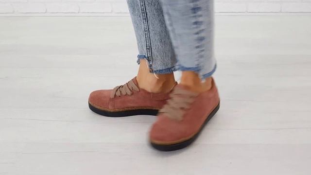 Кеды из натуральной замши пудрового цвета OBUVAIKA смотреть онлайн