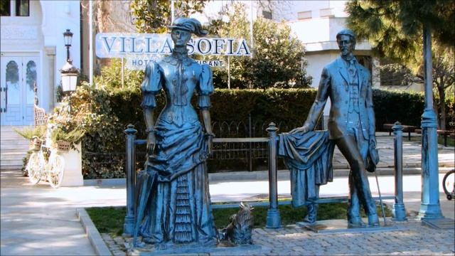 Крым, Ялта 2019, Набережная 30 марта. Многолюдно, тепло, зацвела магнолия смотреть онлайн