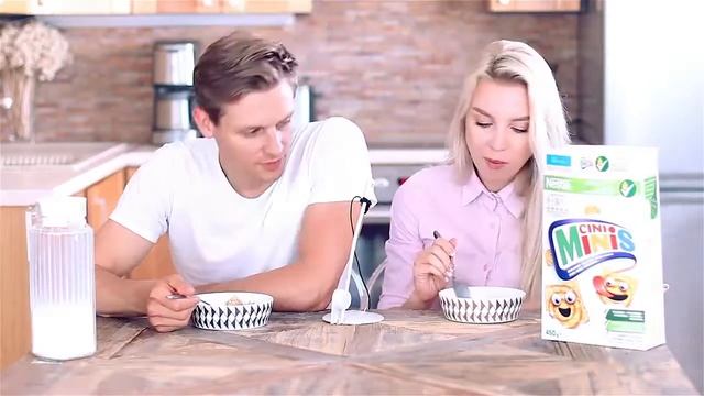 Выбираем Лучшие Кукурузные Хлопья! Corn Flakes Challenge! смотреть онлайн