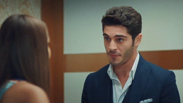 Вторая встреча Мурата и Хаят. Турецкий сериал "Любовь не понимает слов" (Aşk laftan anlamaz) смотреть онлайн