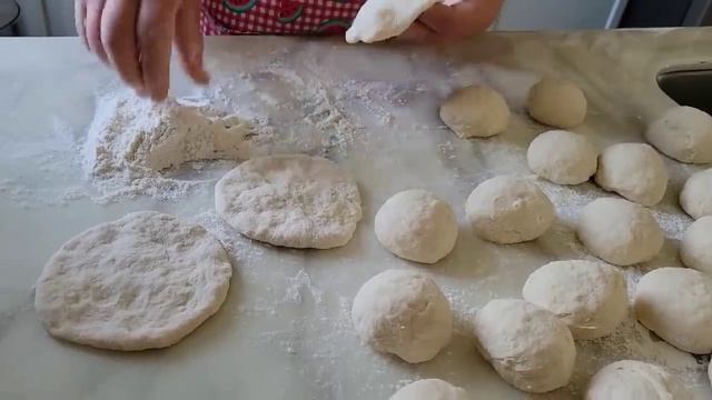 ПИРОЖКИ С ЯБЛОКАМИ ОТ МОЕЙ СВЕКРОВИ ( СЕМЕЙНЫЙ РЕЦЕПТ ) смотреть онлайн