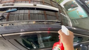 Чистка под молдингом крыши Toyota Avensis  / Toyota Avensis roof molding cleaning