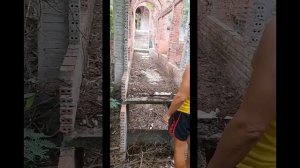 Заброшенный замок на острове Ко Сичанг: Мистические приключения в Таиланде.