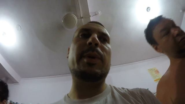 ВЛОГ ИНДИЯ. Как добраться в Арамболь. Купил тапки. Тухлая Акула в Гоа. 4К смотреть онлайн