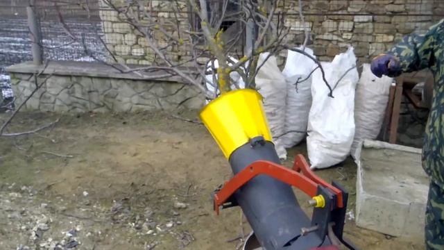 Измельчитель веток для трактора смотреть онлайн