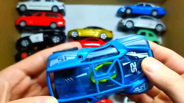 Box Full Of Model Car Jaguar, Nissan, Audi, Maserati, Peugeot, Volvo, Renault, Subaru, Lexus 32 смотреть онлайн