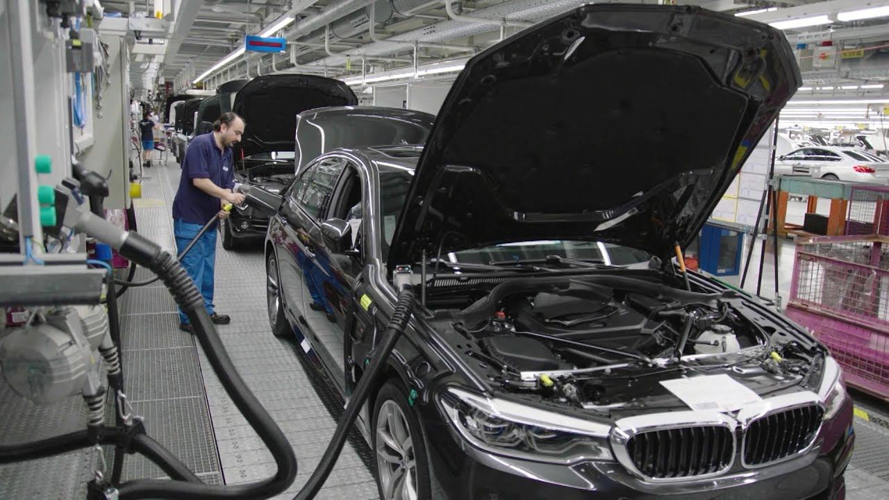 BMW 5 серии вернётся в Калининград. BMW iX и i4 покажутся в России | Новости с колёс №1869