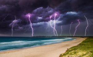 Дождь, Гроза, Гром и Молния На Море. Звуки Для Сна. Rain Storm Thunder Lightning on the Sea Ocean.