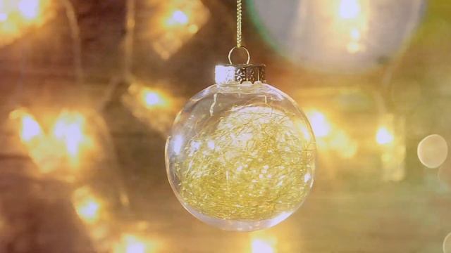 Ёлочный шар с фотографией, золотой наполнитель. Диаметр 8 см. смотреть онлайн