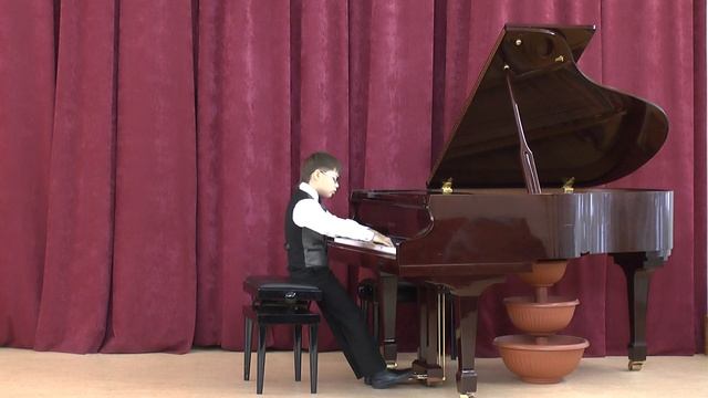 Яньков Ярослав, 8 лет С. Майкопар "Меланхолический вальс", А. Лешгорн Этюд