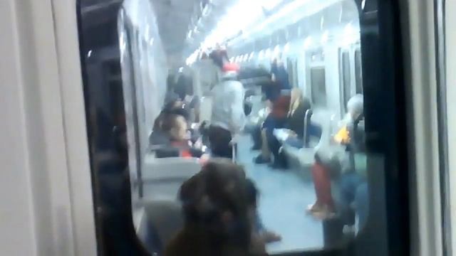 ДЭДПУЛ И ПАУЧОК ТАНЦУЮТ БРЕЙК ДАНС В ПИТЕРСКОМ МЕТРО!!!!! смотреть онлайн