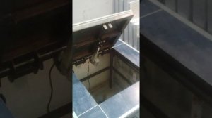 Напольный люк с электроприводом СТЕЛС